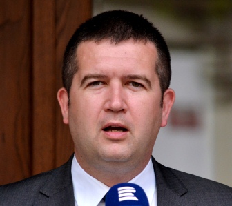 Akce D.O.S.T. žádá demisi ministra vnitra Jana Hamáčka