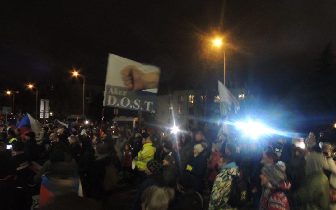 Akce D.O.S.T. podpořila 20. prosince demonstraci před Českou televizí